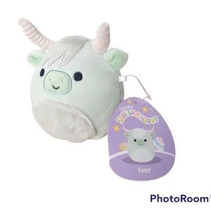 IVER the HIGHLAND COW Squishmallow NWT  4.5”